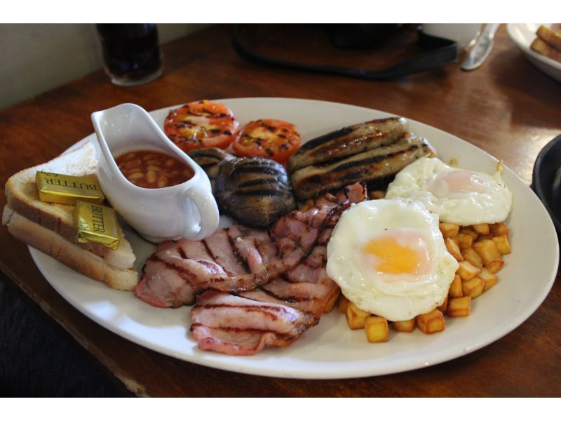 sizzling pub breakfast review